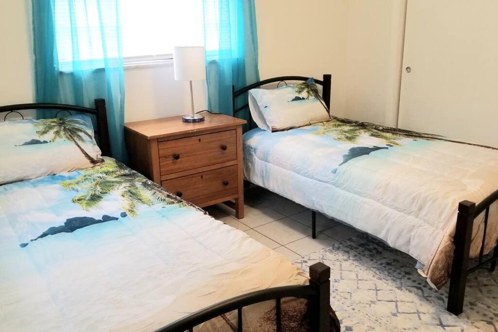 Whole House+Renovated+Pool+Lanai+Bbq+Close To All West Palm Beach Exterior photo