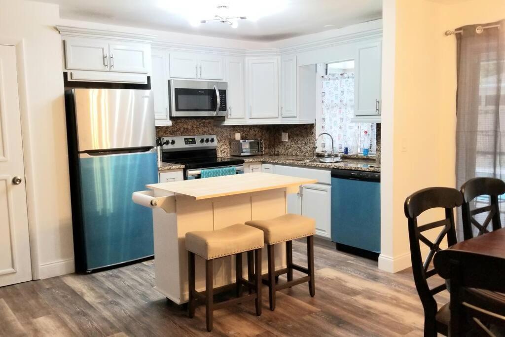 Whole House+Renovated+Pool+Lanai+Bbq+Close To All West Palm Beach Exterior photo
